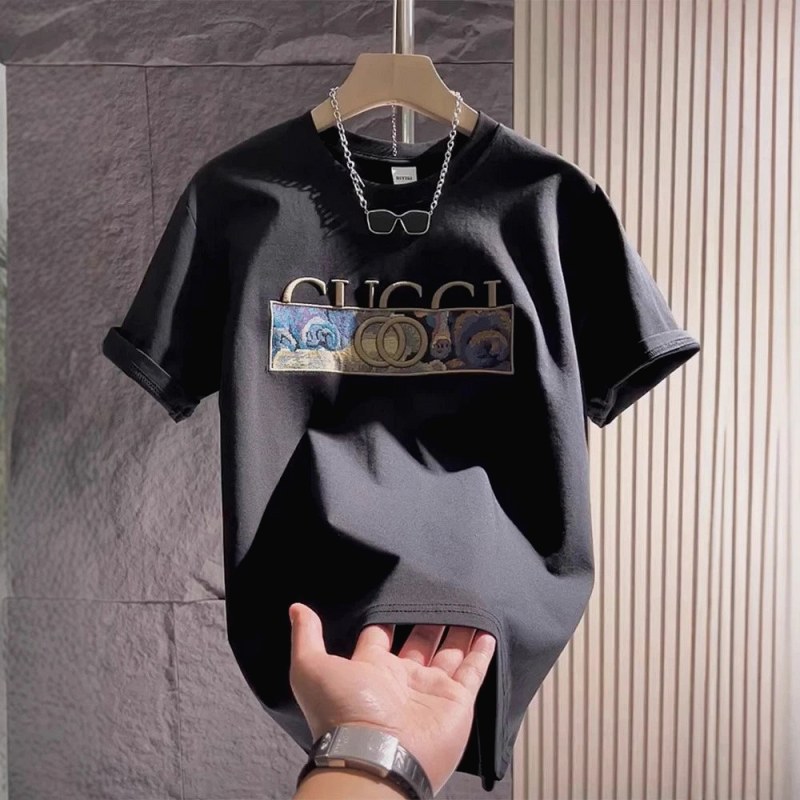 Gucci Black T-Shirt in Casual Streetwear Style Review: The Chest Print Panel as a QC Checkpoint