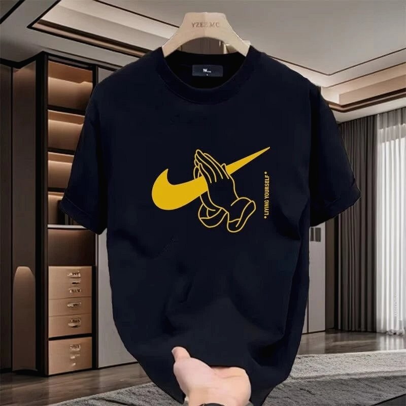 Nike Black Graphic Tee Review: Taping the Loose Cut Against a Stated 1–3cm Size Tolerance